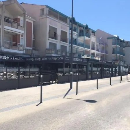 Le Petit Paradis En Bord De Mer Les Bains Apartment