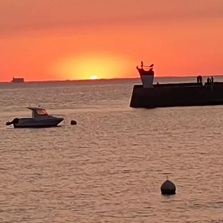 Апартаменты Le Petit Paradis En Bord De Mer Les Bains